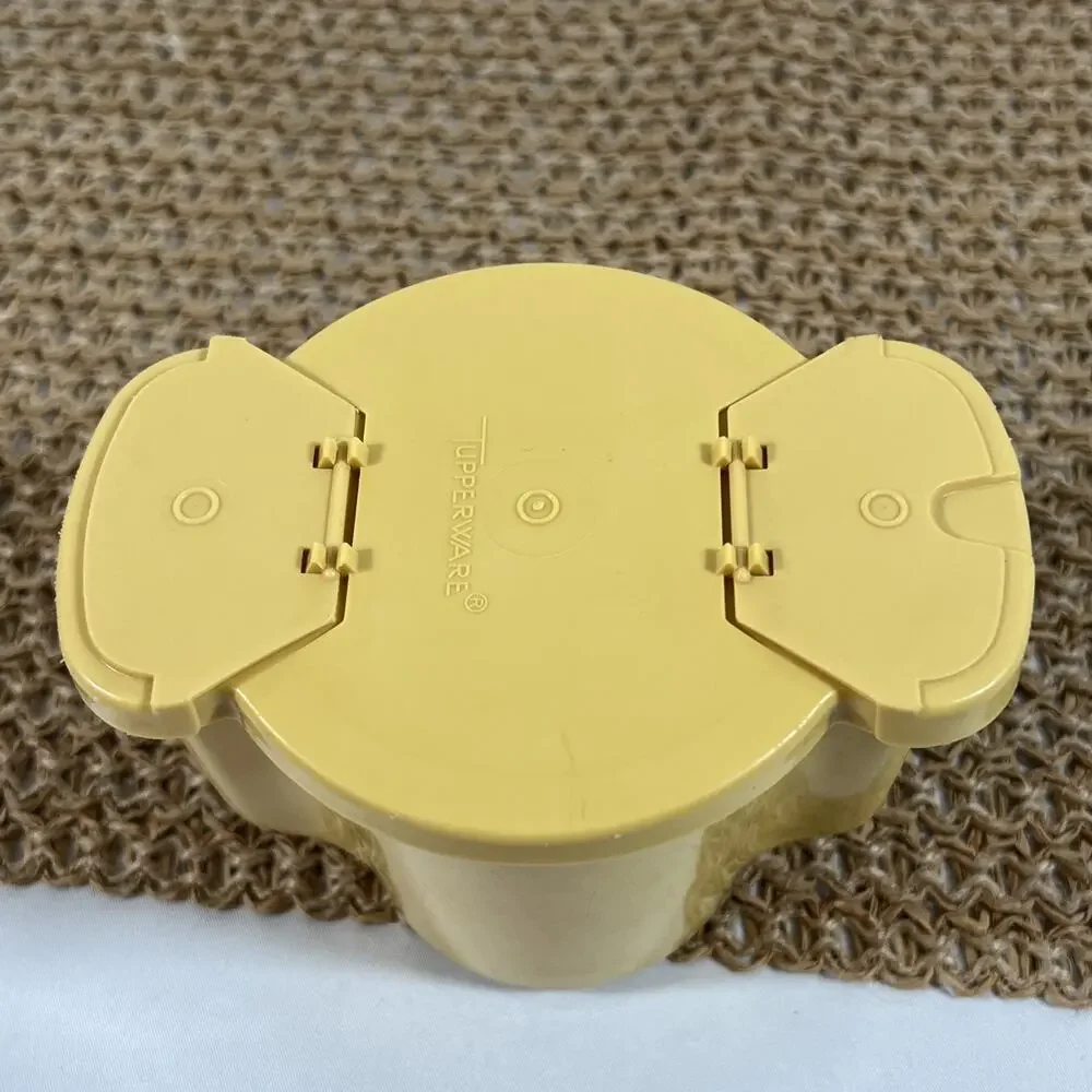 Vintage Tupperware Harvest Gold Double Flip Pour Sugar Bowl Container Yellow 577